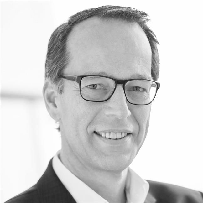 Dr. Jens Sträter/ author BankingHub